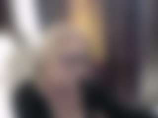 Live cam show with SofiaDream - Cougar on StripNow