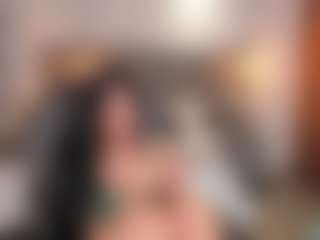 Live cam show with Sara Evans - Oil on TastyBlacksLive