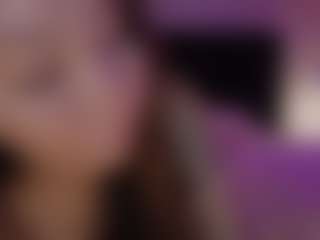 Live cam show with Casey - Skinny on Camsoda