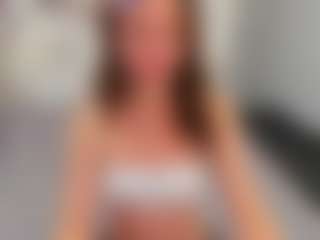 Live cam show with innalovely - Body Massage on live18s.com