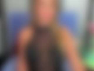 Live cam show with LatoyaFun - Green Eyes on Camming Site