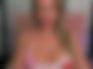 Live cam show with LatoyaFun - Long Hair on camgirlchat.live