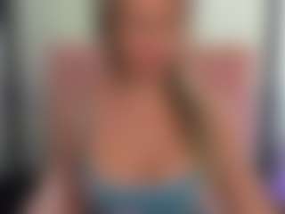 Live cam show with LatoyaFun - Long Hair on Strip Flash - Live Sex Shows