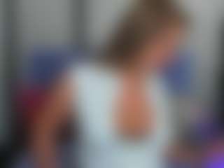 Live cam show with LatoyaFun - Long Hair on StripNow