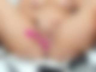 Live cam show with LindaInsatiable - Blowjob on Fling VIP Chat