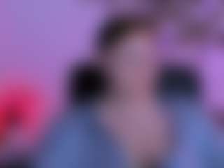 Live cam show with nikol-kitt - Smoking on AdultVida.com