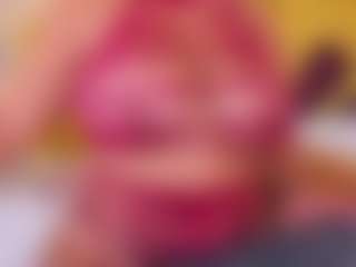 Live cam show with PameelaRoberts - Nipple Piercings on livesuperchat.net