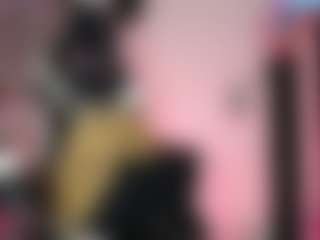 Live cam show with SHAINA JAY AND LUNA - Green Eyes on Mixed Magazine Live
