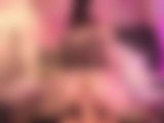 Live cam show with Lilly - White on StripNow | netherlands