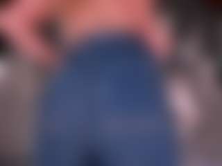Live cam show with RebeccaHudson - Average on AdultVida.com