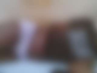 Live cam show with ashley-ella - Living Room on xxxlivecams.org