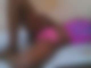 Live cam show with ashley-ella - Living Room on StripNow