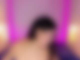 Live cam show with Candy Maria - Gagging on Camsoda