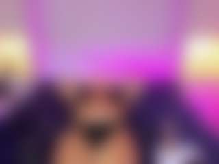 Live cam show with Candy Maria - Skinny on milfzrlive.com