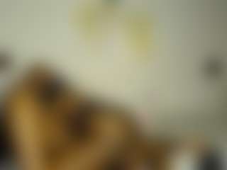 Bella's Live Sex Cam Show