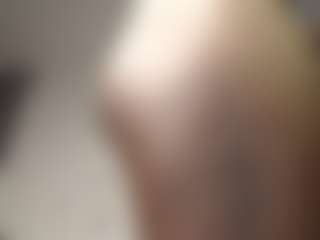 Bella's Live Sex Cam Show
