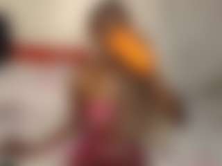 Live cam show with Bella - Full Nudity on Camsoda