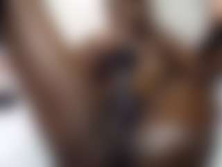 Live-Cam-Show mit Bella - Athletic Fetish auf Camsoda