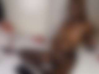 Show en direct avec Bella - Smoking Athletic sur Camsoda