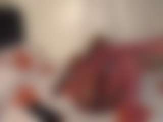 Live cam show with Bella - Bedroom Black on fapnchat