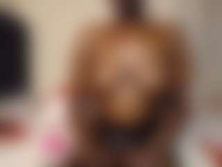 Live cam show with Bella - Bikini on StripNow