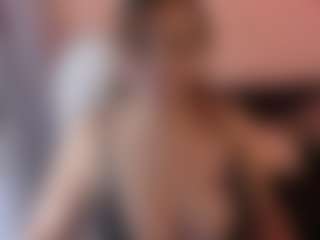 Live cam show with Milf Victoria - Brown Eyes Blonde Hair on xplaylive.com