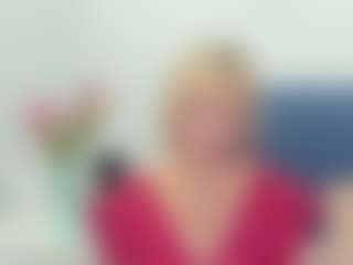MarieDesire MILF webcam performer live streaming