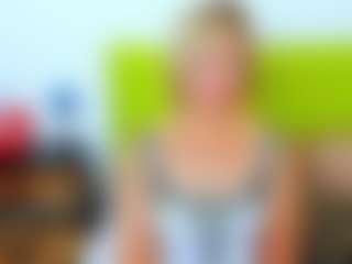 MarieDesire MILF webcam performer live streaming