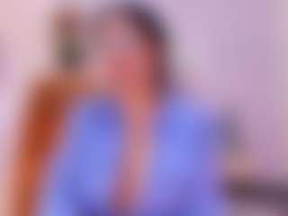 Live cam show with Zuzana21 - Middle Aged on SpunkLive