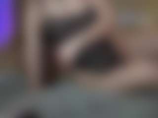 Live cam show with OneLaya - Moaning on live18s.com