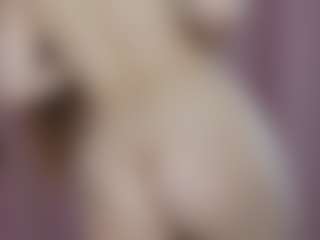 Live cam show with OneLaya - Cute on Camsoda