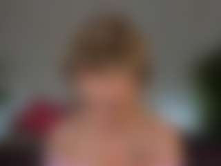 Live cam show with Stacy - Masturbate on milfzrlive.com