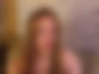 Live cam show with Stacy - Smoking on AdultVida.com