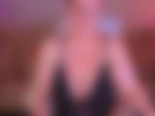 Live cam show with BettyDark - Lesbian on Camsoda