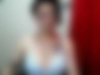 Live cam show with Camelia Saenz - Nipple Piercings on CSO-WL