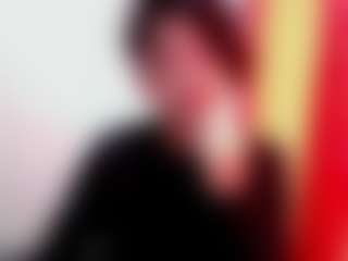 Live cam show with Camelia Saenz - Facial Piercings on CamClone