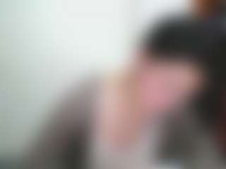 Live-camshow met Camelia Saenz - Nipple Piercings op Camsoda