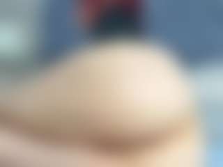 Live cam show with ElizabetthKitty - Blowjob on Gym Cam Girls