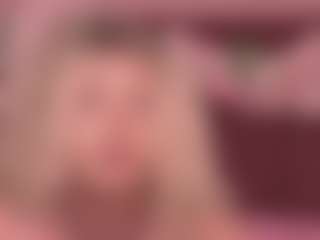 Live cam show with maddisonblush - Blonde Hair Petite on AdultVida.com
