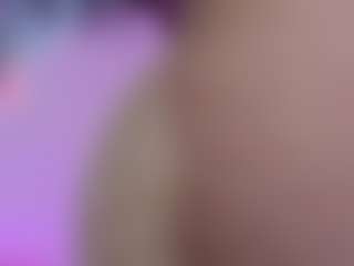 Live cam show with Isa-Diamond - Facial on CamSextacy