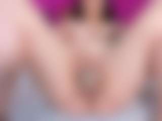 AmbberMoon MILF webcam performer live streaming