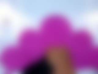 AmbberMoon MILF webcam performer live streaming