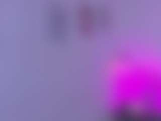 Live cam show with DonnaBeella - Shaved Pussy Teen (18+) on CamClone