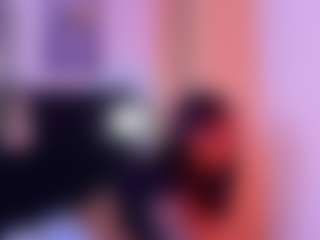 DonnaBeella MILF webcam performer live streaming