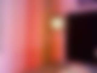 Live cam show with DonnaBeella - Petite MILF on CamClone