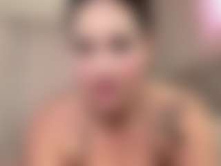 Live cam show with Melissa Jeane - Strip on Camsoda