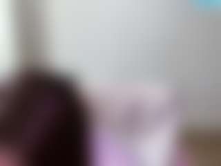 Live cam show with Mzprettyzone - Twitter on eurowanks.com