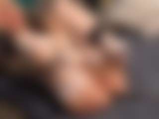 Live cam show with Aurora-Bitch - Asmr on sexylive.show