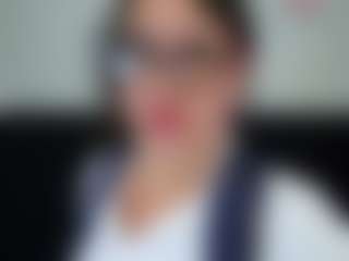 Natasha MILF webcam performer live streaming