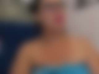 Natasha MILF webcam performer live streaming